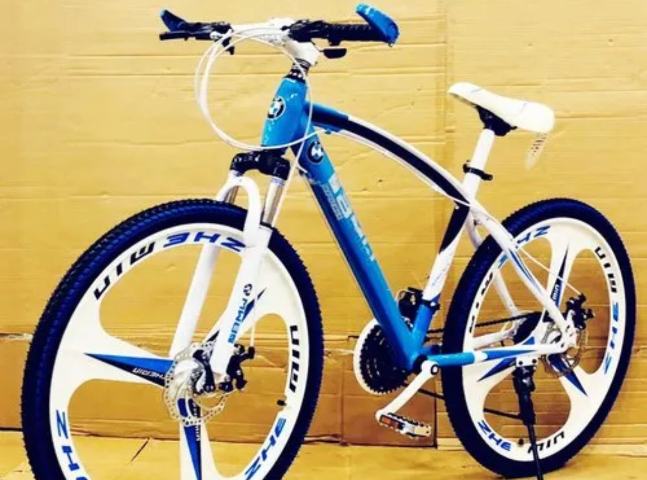 “BMW Cross Country Mountain Bike – 26 Inch Frame, 21 Speed, Dual Disc Brakes, Premium Suspension”