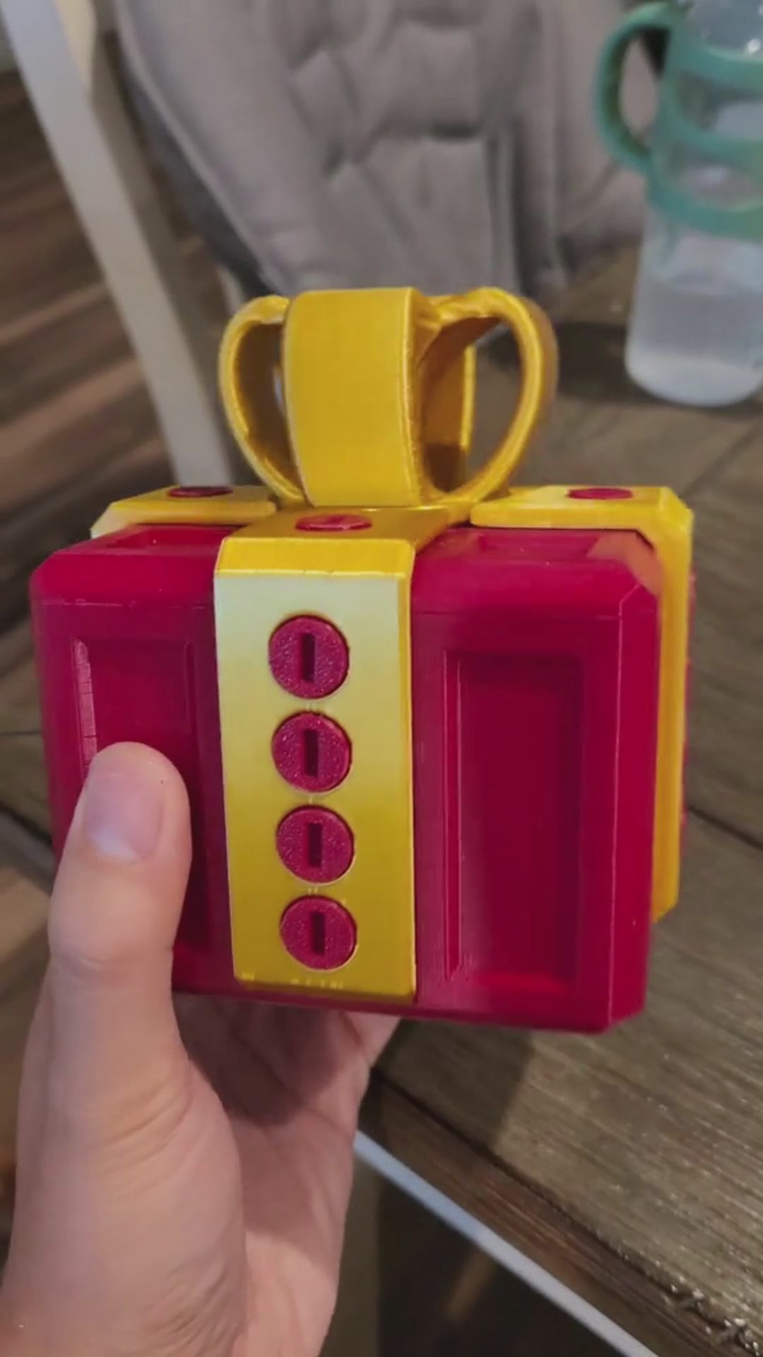 🎁 Annoying Gift Box (Funny 3D Gag Box)